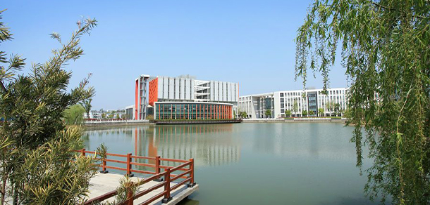 鹽城工業(yè)職業(yè)技術學院 - 最美大學