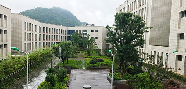 黔南民族醫(yī)學(xué)高等?？茖W(xué)校 - 最美大學(xué)