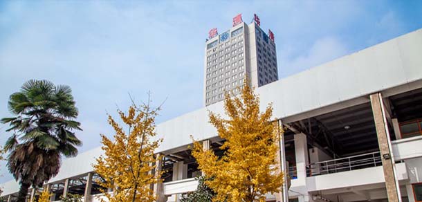 西安建筑科技大學華清學院 - 最美院校