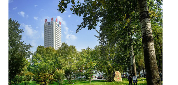 西安建筑科技大學華清學院 - 最美大學