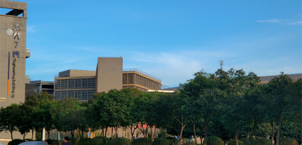 西安工業(yè)大學 - 最美大學