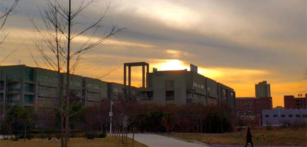 西安工業(yè)大學 - 最美大學