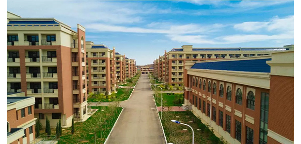大連工業(yè)大學(xué)藝術(shù)與信息工程學(xué)院